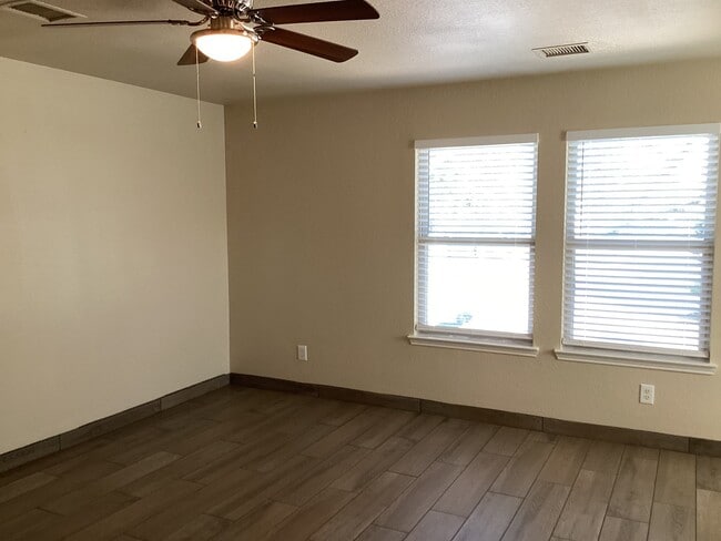 Building Photo - 15602 Jasmine Tree Ln