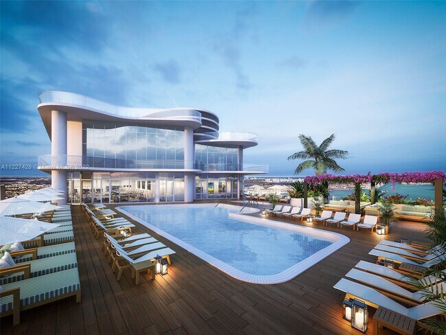 Building Photo - 1000 Brickell Plz