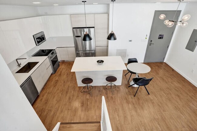 Building Photo - 1220 17th St