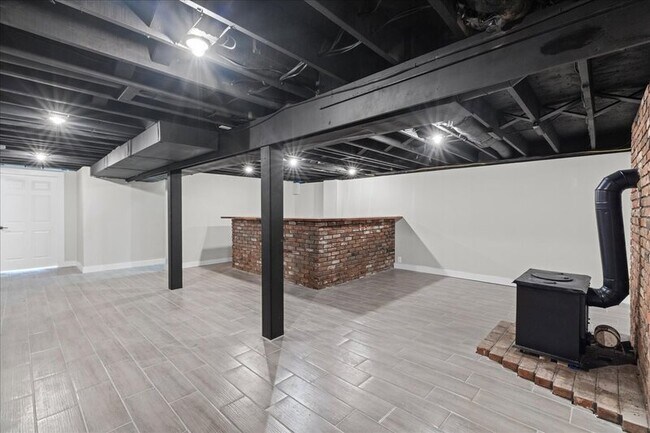 Building Photo - 68 Richter Rd