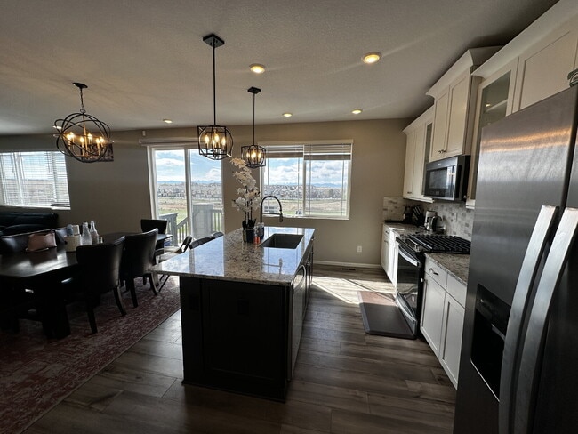 Building Photo - Available May! Beautiful home in Murphy Creek!