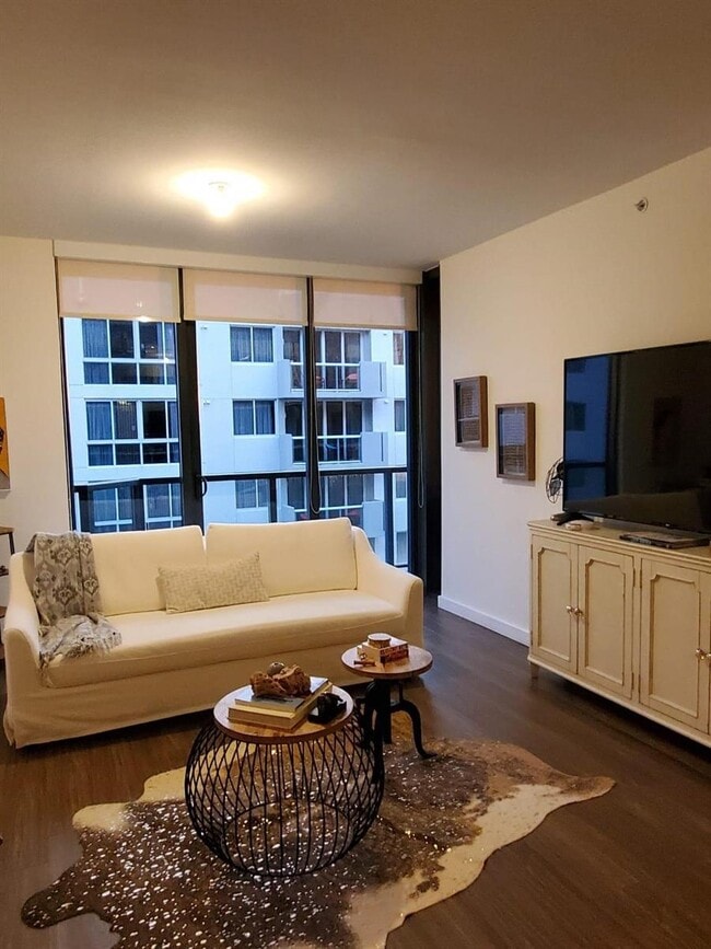 Building Photo - 201 SW 17th Rd