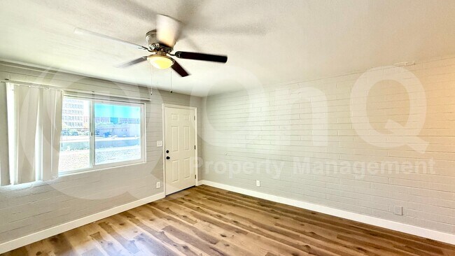 Building Photo - 6044 N 21st Ave