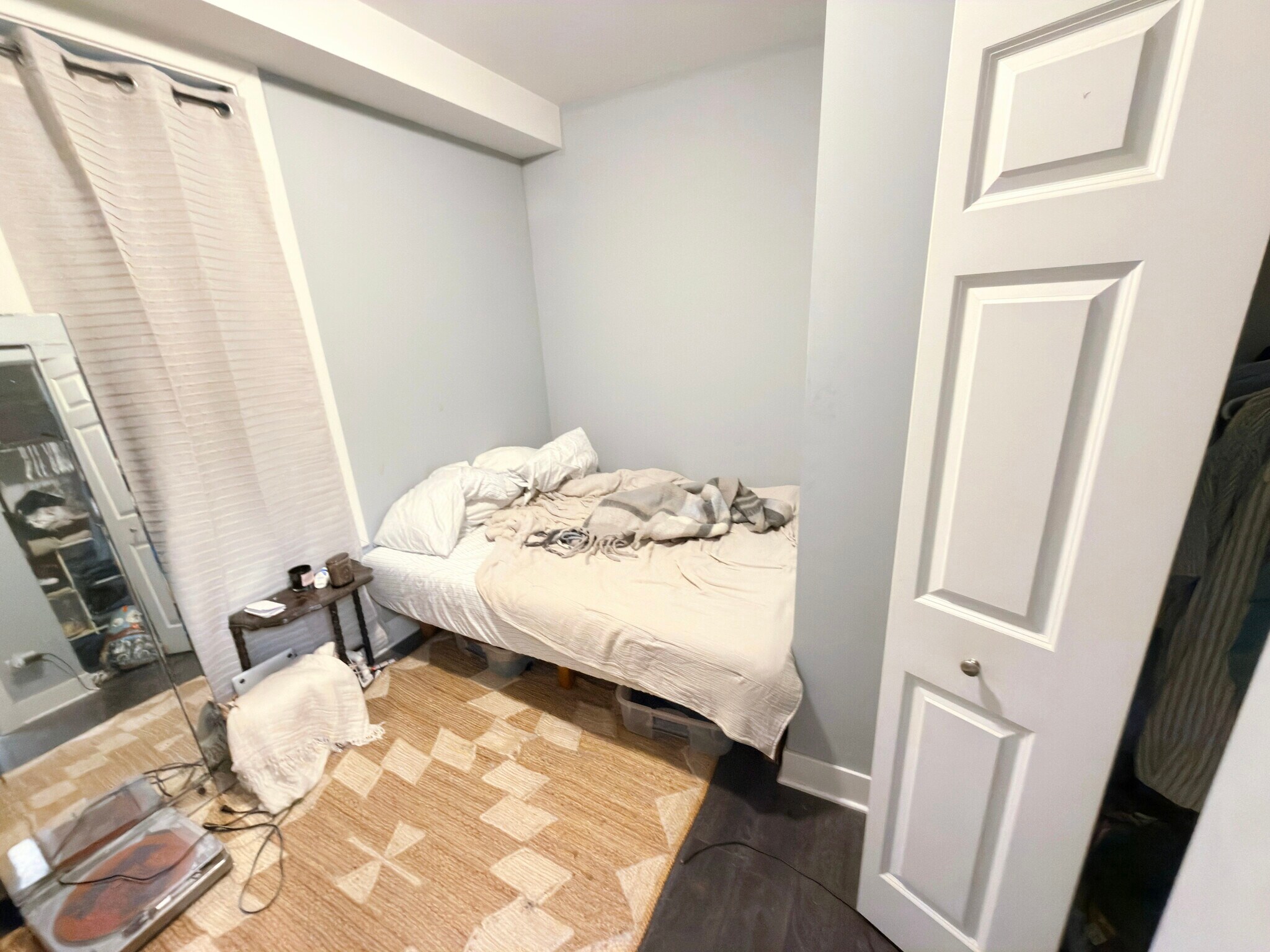 Building Photo - 1433 N Cleaver St