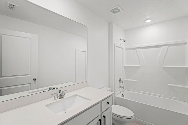 Building Photo - 3079 Totem Rd