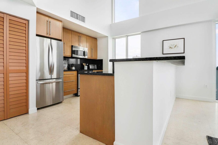 Building Photo - 7939 East Dr