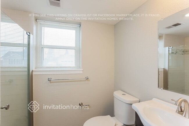Building Photo - 5752 S Perth Pl