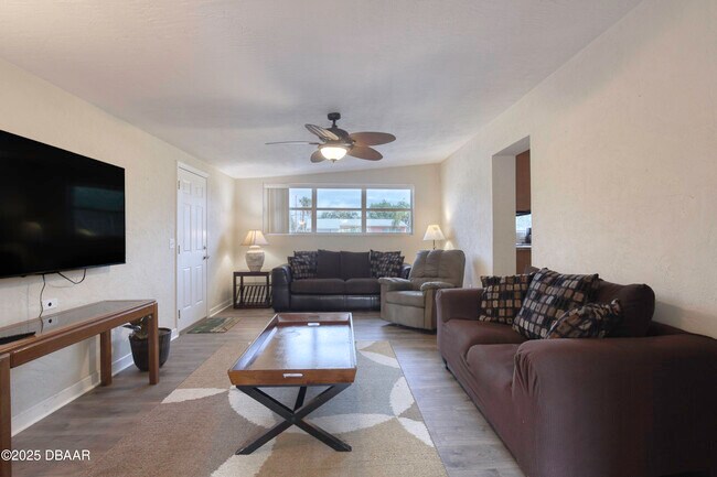 Building Photo - 114 Lynnhurst Dr