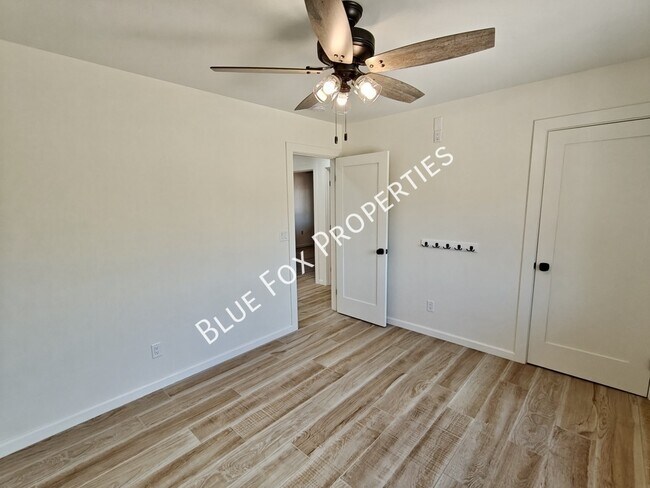 Building Photo - 5440 W Placita De La Promesa