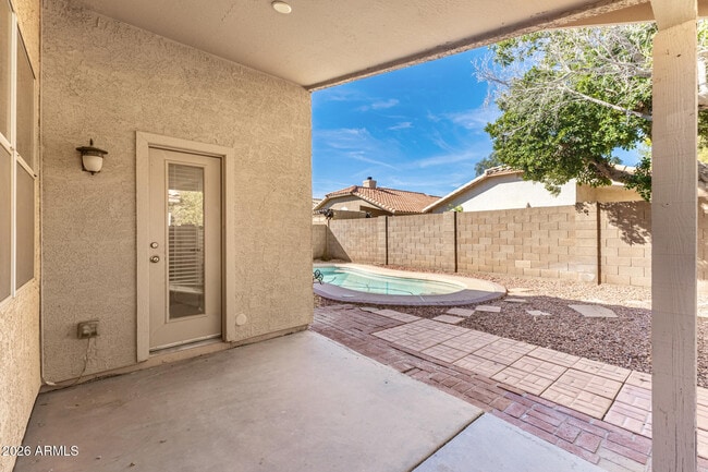 Building Photo - 1180 W Jeanine Dr