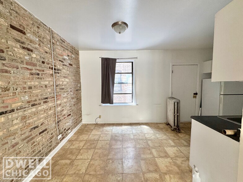 Building Photo - 2342 N Spaulding Ave