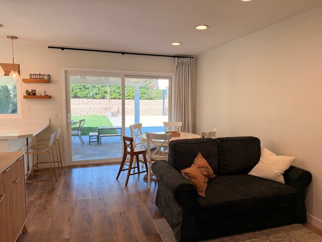 Building Photo - Nicely updated -one story home in Camarilo's desirable Mission Oaks Neighborhood