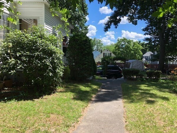 Building Photo - 320 Varnum Ave