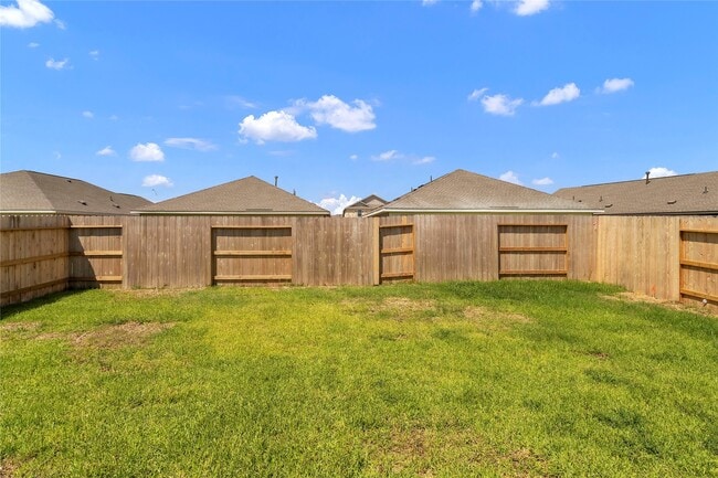 Building Photo - 26810 Nightingale Songs Dr