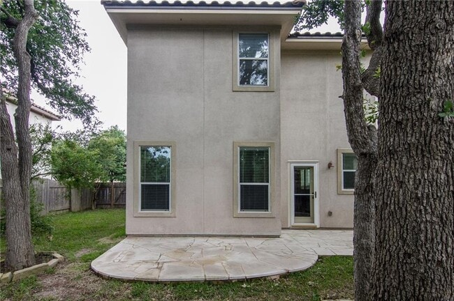 Building Photo - 15400 Interlachen Dr