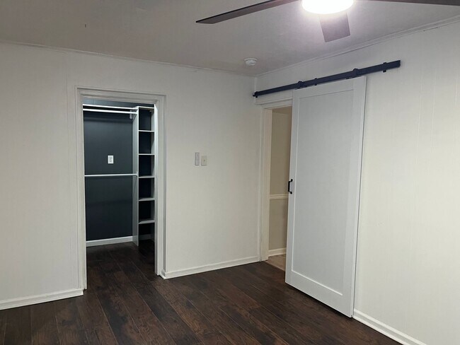Building Photo - 2031 Wellborn Dr