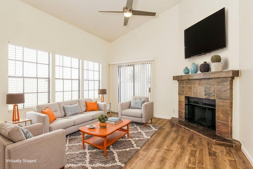 Building Photo - 921 S Val Vista Dr