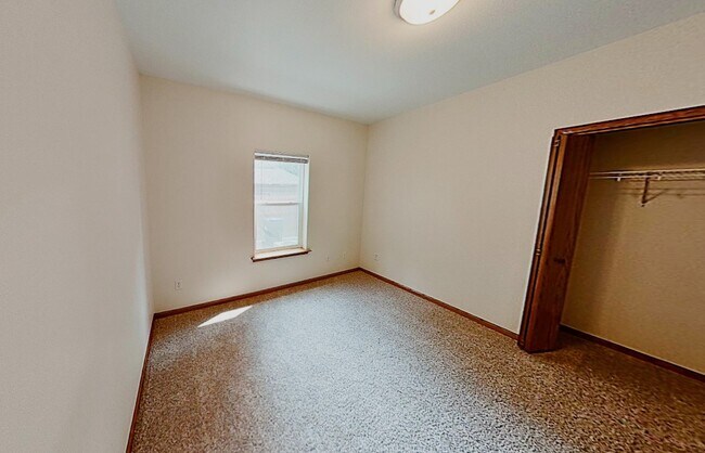 Building Photo - 514 Olive St