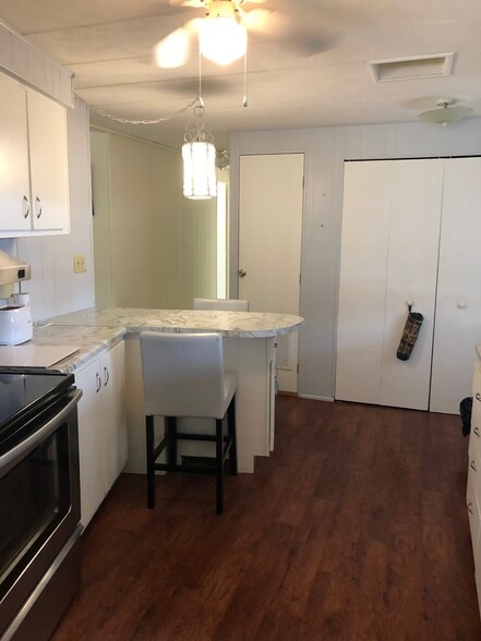 Building Photo - 110 Kon Tiki Ter