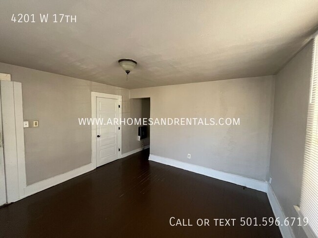 Building Photo - 4201 W 17th Little Rock | 3 Beds | 1 Bath