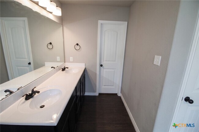 Building Photo - 900 Clanton Cove