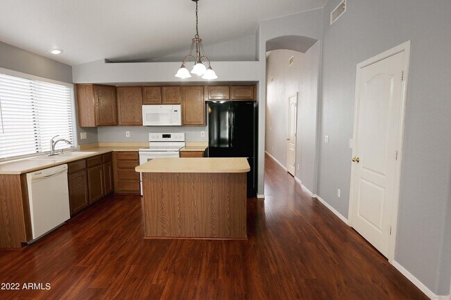 Building Photo - 11217 W Edgemont Ave