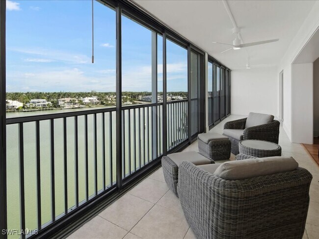 Building Photo - 2750 Gulf Shore Blvd N