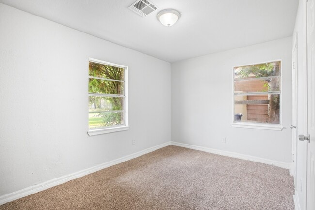 Building Photo - 5326 Doulton Dr