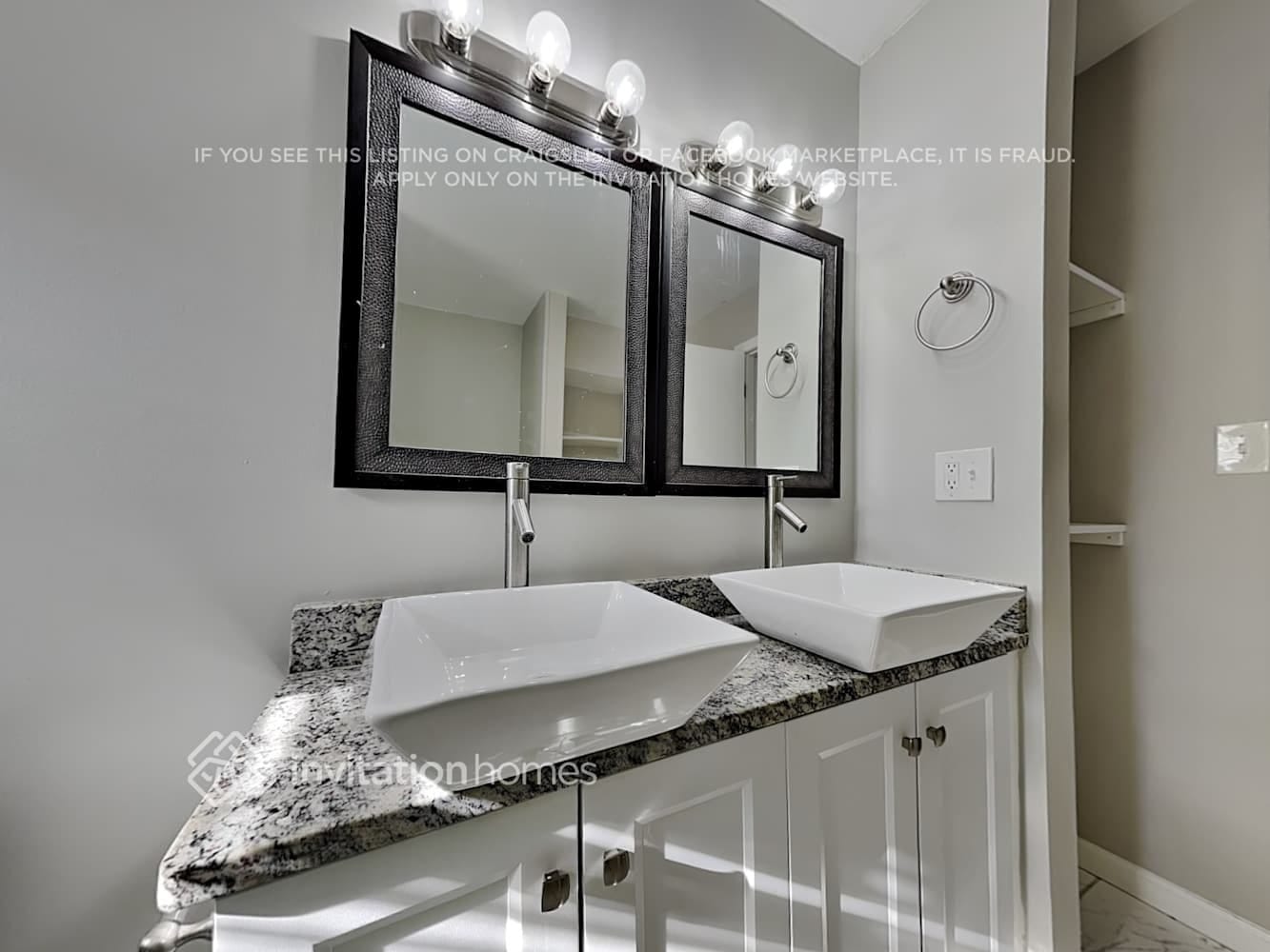Building Photo - 2813 Rainbow Forest Dr
