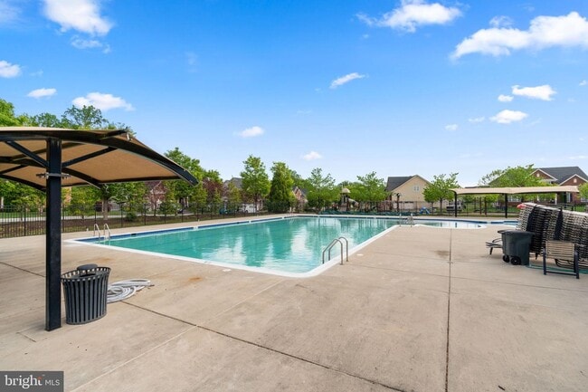 Building Photo - 8506 Pine Springs Dr
