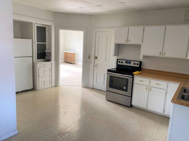 Building Photo - 920