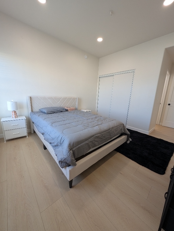 Building Photo - 11035 Moorpark St