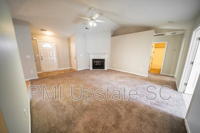 Building Photo - 335 Monti Dr