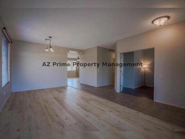 Building Photo - 17633 W Wind Song Ave
