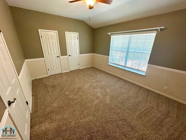 Building Photo - BEAUTIFUL 4 bed/2.5 bath near Stone Oak, j...