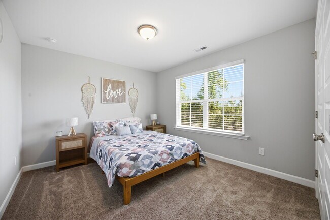 Building Photo - 450 Hawksbill Dr