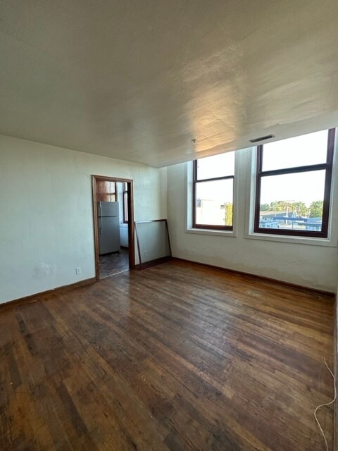 Building Photo - 112 W McPherson St