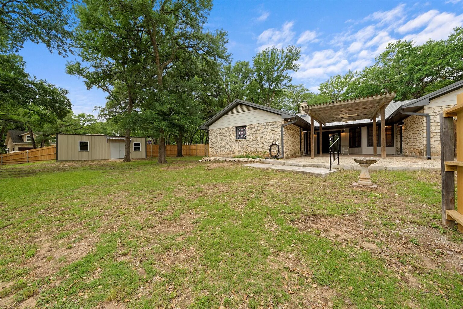 Huge Fenced-In Back Yard Pet Security - 273 Leafy Hollow Ln