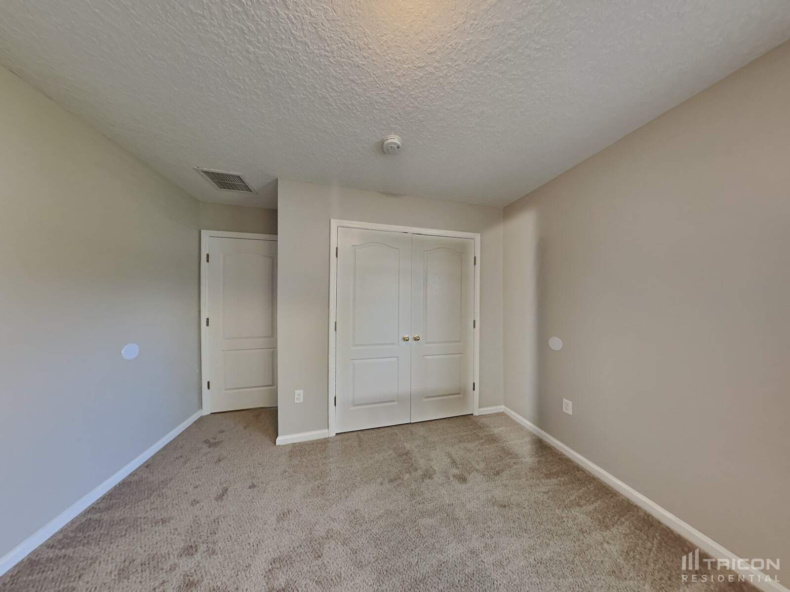 Building Photo - 1675 Hollow Glen Dr