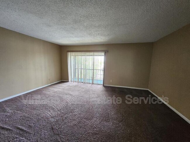 Building Photo - 9209 Tudor Dr