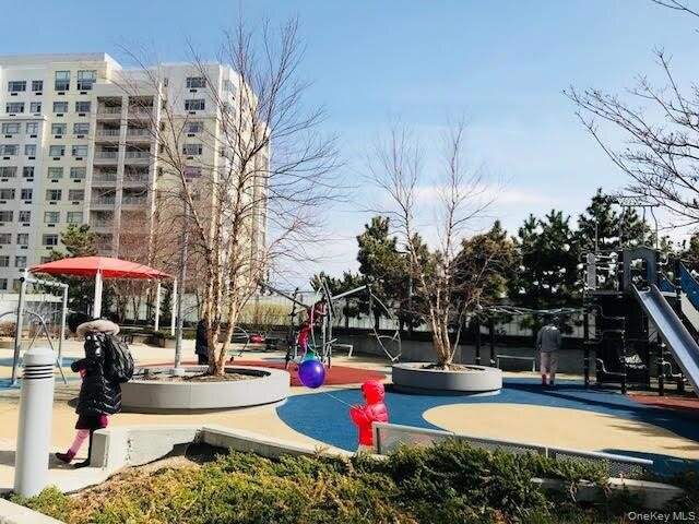 Building Photo - 131-03 40th Rd