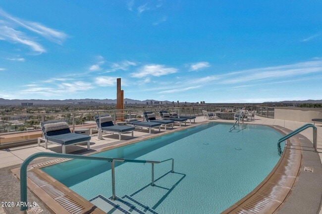 Building Photo - 2211 E Camelback Rd