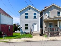 Building Photo - 831 Morton St