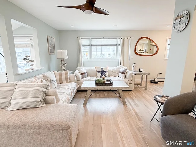 Building Photo - Fully renovated home just steps from the beach!