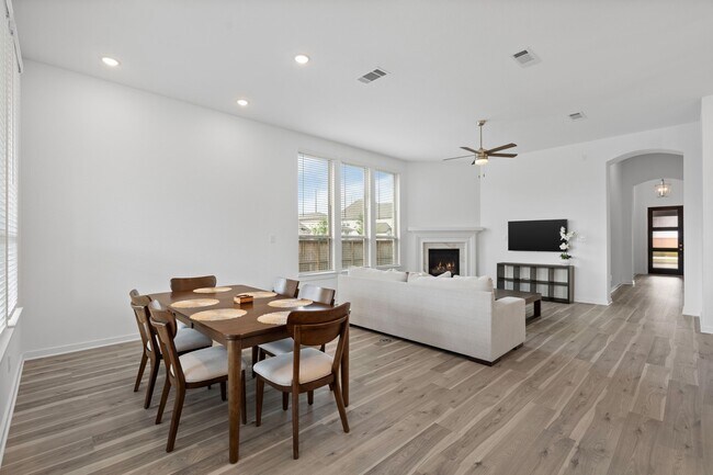 Building Photo - 7602 Zinnia Blossom Ln