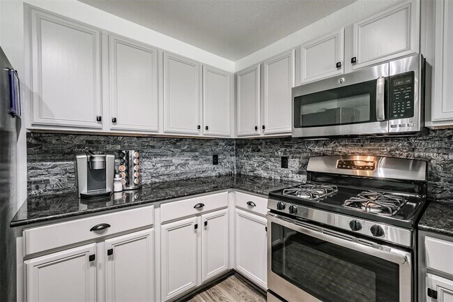 Building Photo - 3142 View Valley Trail