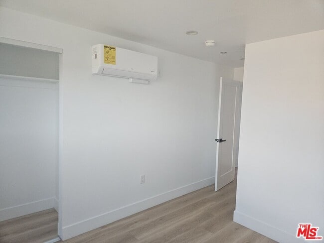 Building Photo - 3209 W 18th St