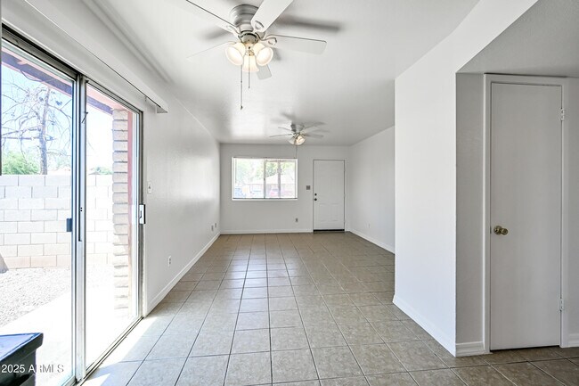 Building Photo - 435 E Vine Ave