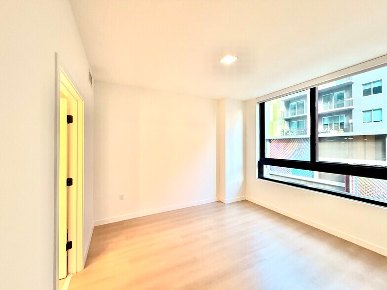 Building Photo - 107 NW 32nd St