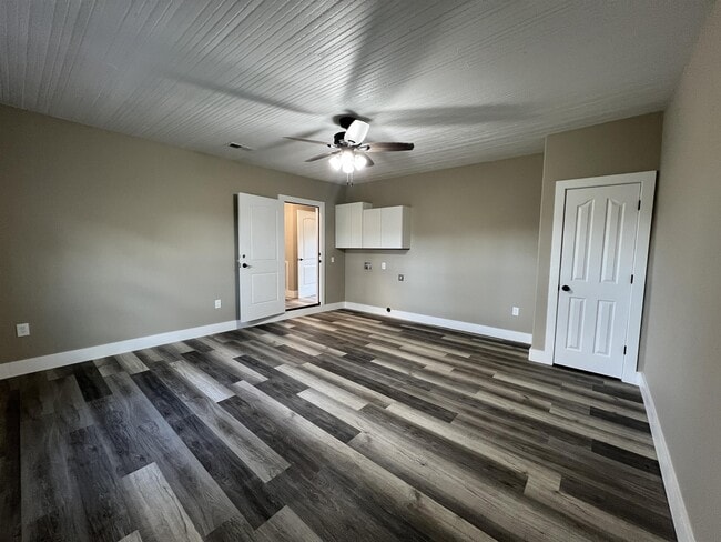 Building Photo - 14500 Old Troy Rd